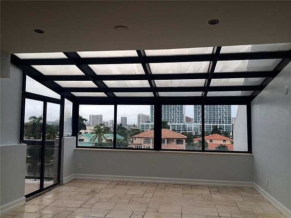 3rd image of 401 Poinciana Dr