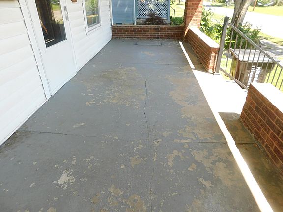 5th image of 397 Warner Ave