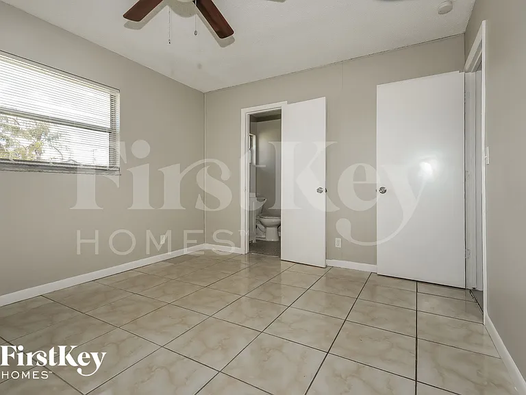 220 Broward Ave — Photo 7