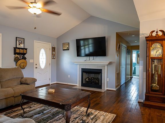 3rd image of 4441 Pin Oak Rd