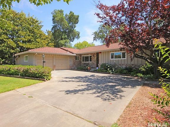 3rd image of 2043 Ione St