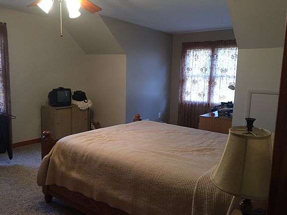 2nd floor guest room