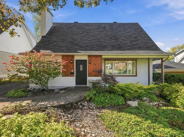 556 Westminster Ave NW, Ottawa, ON K2A 2V3
