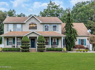 10 Susie Lane, Jackson, NJ 08527