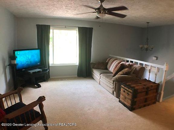 5th image of 6676 Crestview Dr