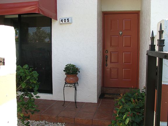 3rd image of 405 Liberty Ct
