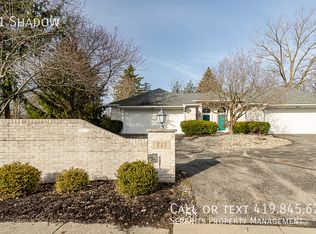 711 Shadow Ln, Toledo, OH 43615
