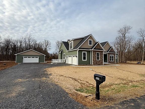 4th image of 269 Stormfield Dr W