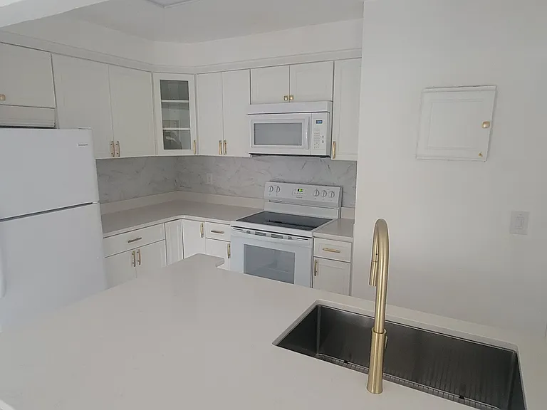 100 Sweetgum Woods Ct #8D — Photo 6