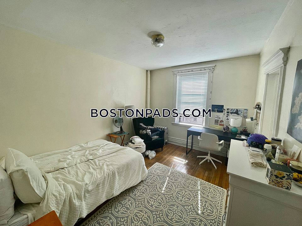 1st image of 1109-1111 Boylston St #34