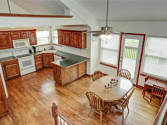 4th image of 853 Woodland Dr