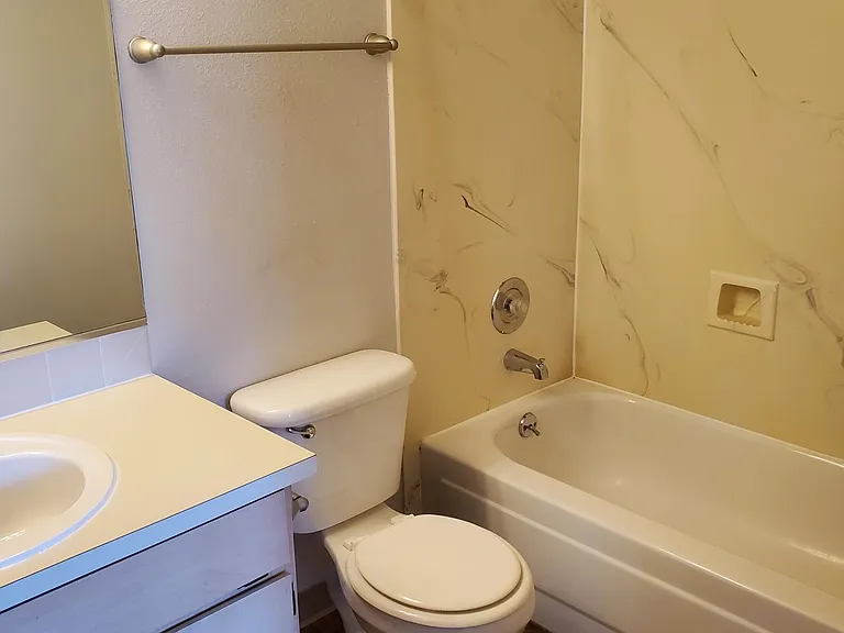 Indian Canyon Apartments — Photo 27