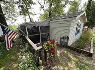 N10526 Oaks Rd, Fox Lake, WI 53933