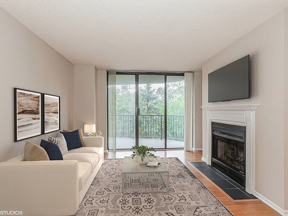 5th image of 511 Aurora Ave Unit 414