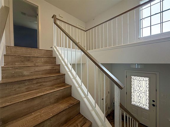 4th image of 17844 Park Valley Dr
