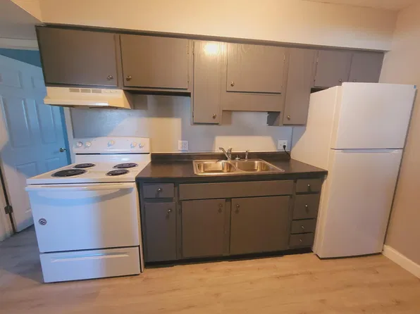 1421 N Franklin Dr APT 7, Benton, IL 62812