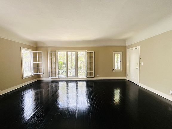 3rd image of 114 S Sycamore Ave #1185