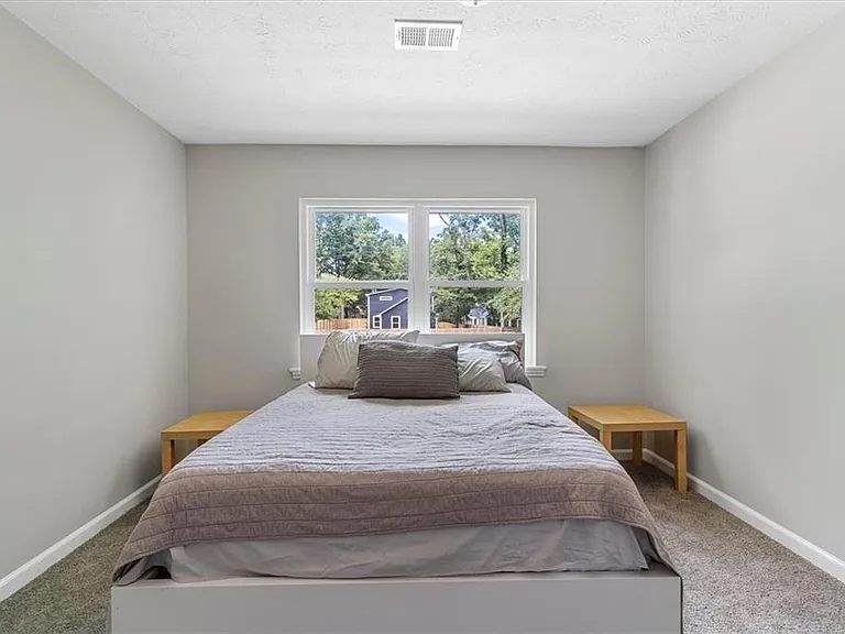 1701 Hawthorne Ave #12 — Photo 10