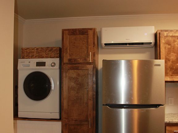 3rd image of 162 Renee Dr