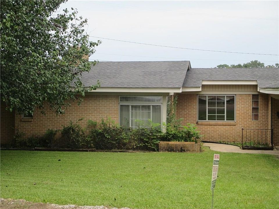 1st image of 414 Pecan Dr
