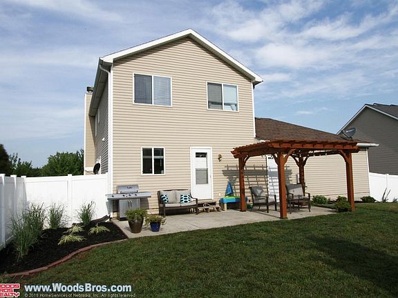 4th image of 1040 N 83rd St