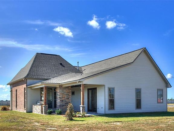 4th image of 3235 Lake Crest Dr