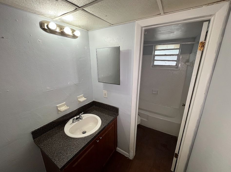 1st image of 3380-3400 NW 30th St #17376120