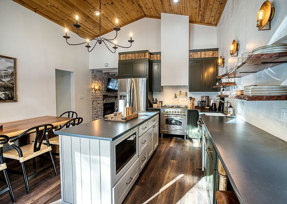 1st image of 2623 Blue Lake Cir