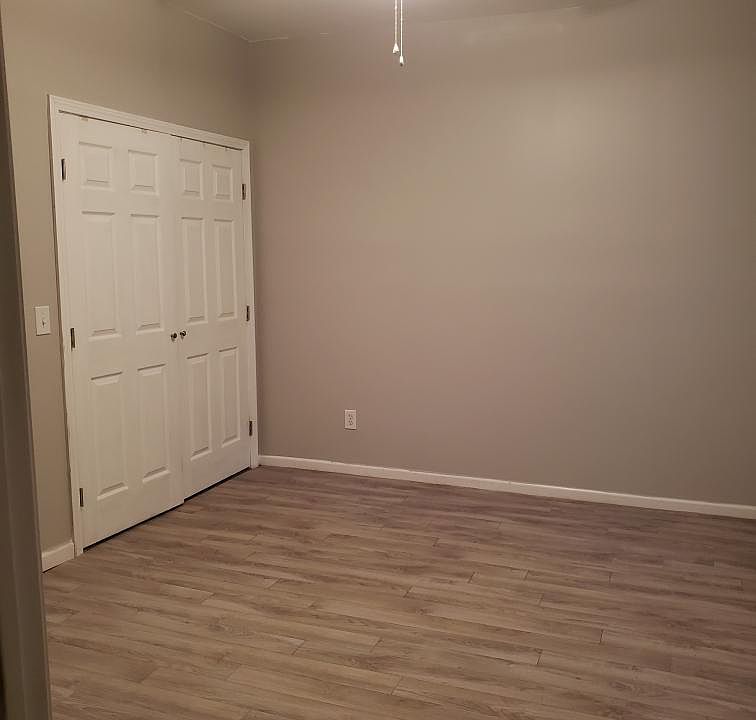 2nd image of 195 Jeanette St