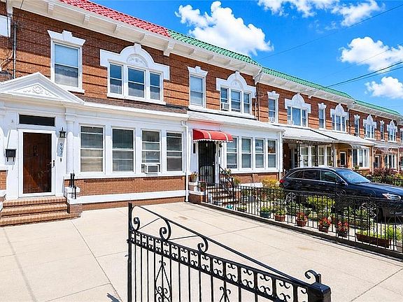 4th image of 957 Bay Ridge Ave
