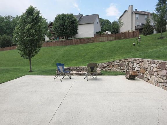 3rd image of 6139 Renoir Ln