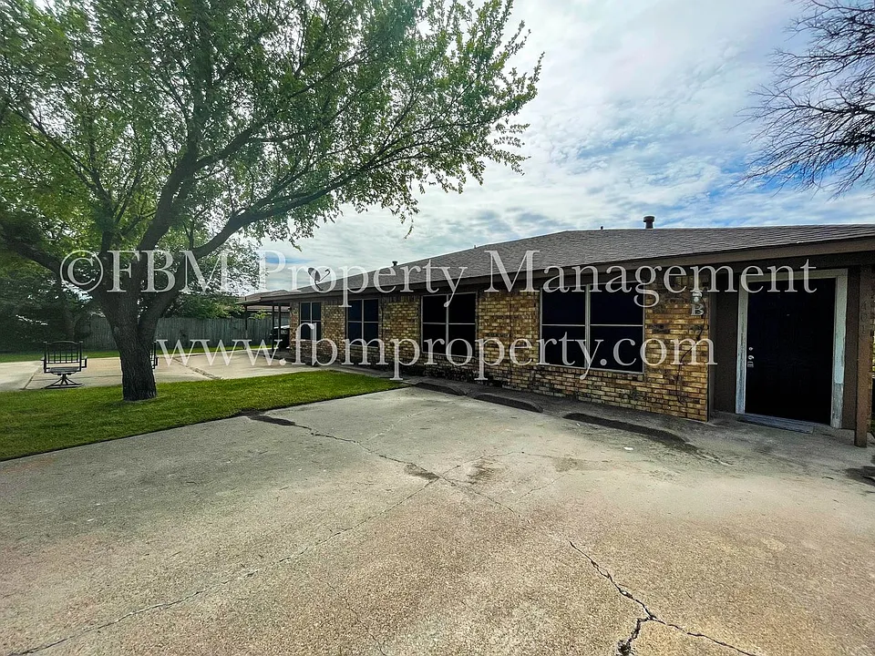 5669 Main St - Cozy 1 Bedroom, 1 Bathroom 4-Plex in Bardwell, TX!