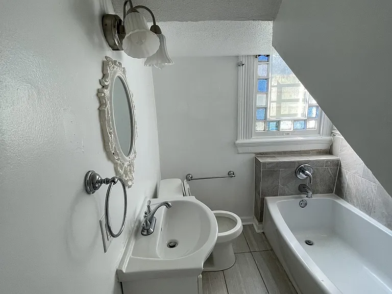 4316 Baronne St — Photo 16