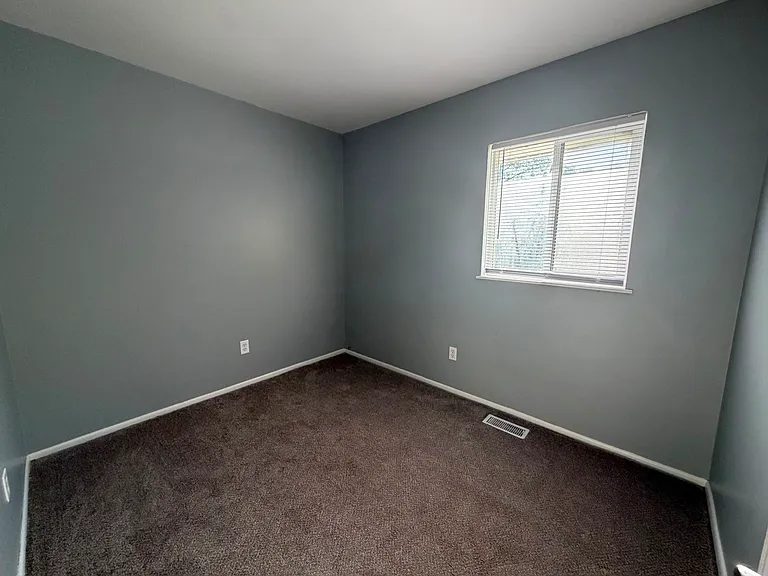 9401 Rochelle Dr — Photo 11
