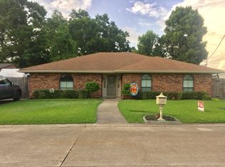 106 Clausen Rd, Belle Chasse, LA 70037