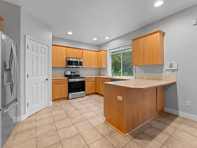 315 S 34th Pl — Photo 11