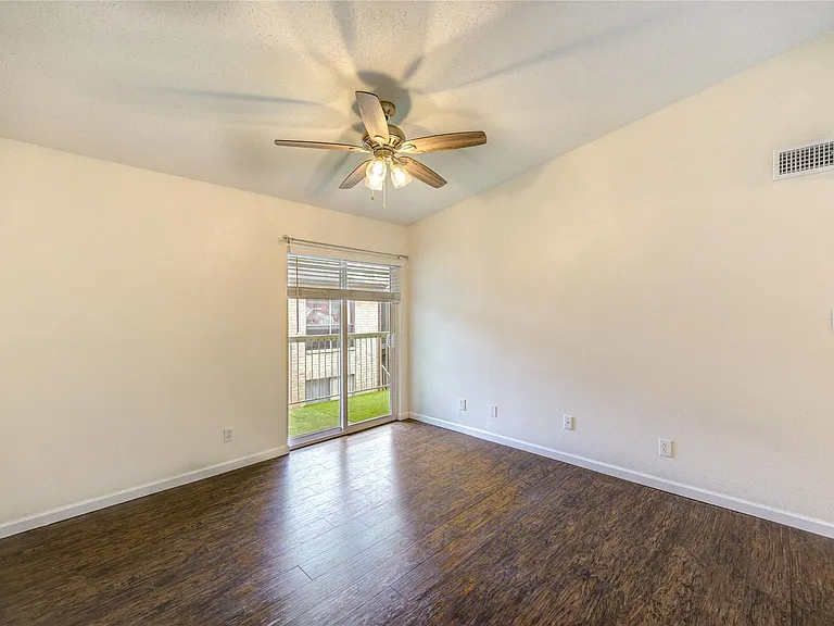 2120 Wilcrest Dr #226 — Photo 12