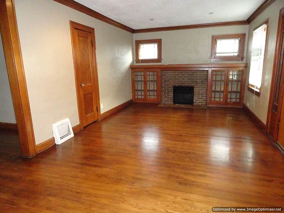 4th image of 4324 College Ave