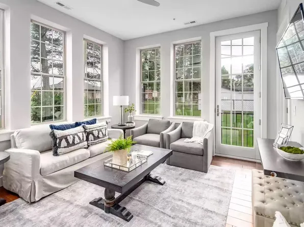 1033 Keenan Ct #11B, South Bend, IN 46615