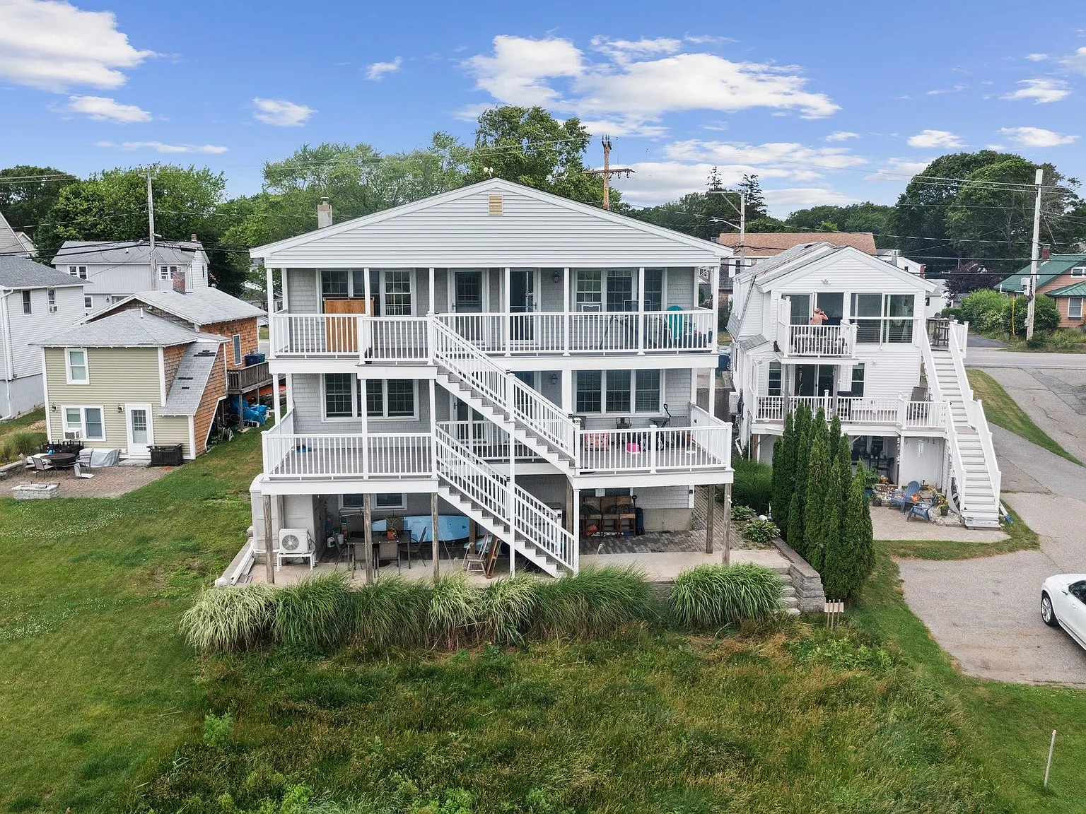 2 bed, 650 sqft, $2,300 — Photo 3