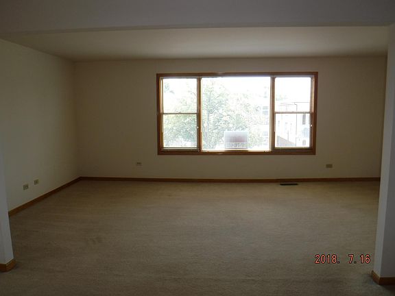 5th image of 5050 Carol St #1
