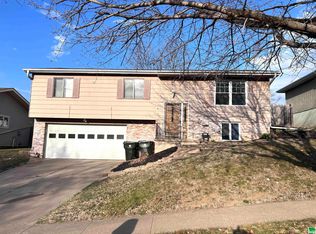 3013 Kensington Ct, Sioux City, IA 51104