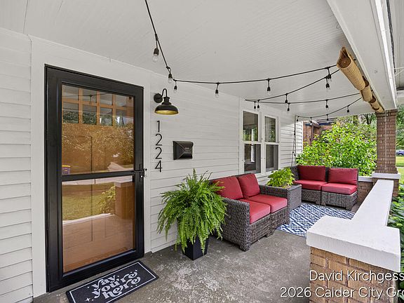 5th image of 1224 Benjamin Ave SE