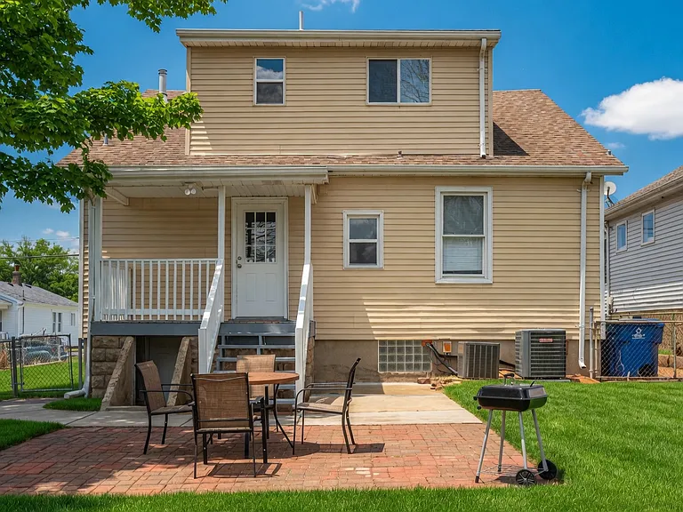 138 W Loretta Ave — Photo 47