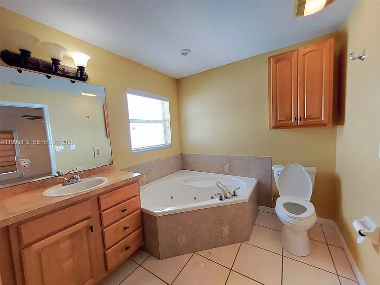 4031 Santa Barbara Dr — Photo 23