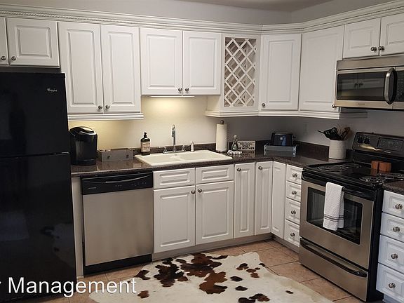 4th image of 1802 Jackson Ave W APT 30