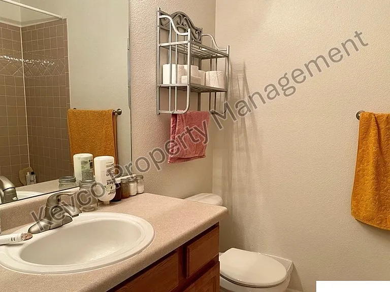 2851 Kansas Dr #F — Photo 12
