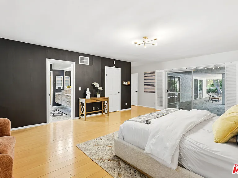 11410 Canton Dr — Photo 15