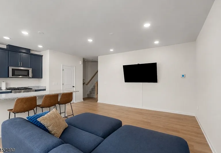 7 Jessica Ln #11205 — Photo 20