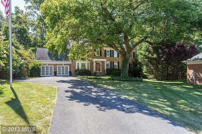 2nd image of 2636 Military Rd